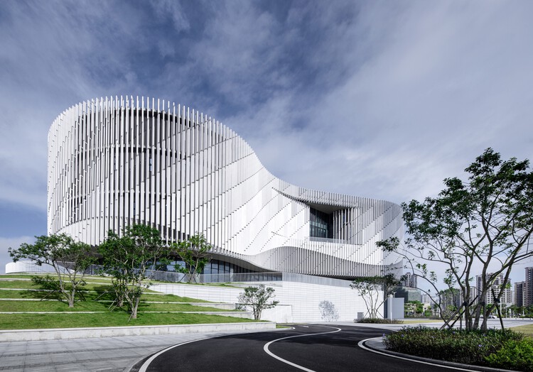 Yangjiang Cultural Center / Architectural Design & Research Institute of SCUT + Yifang Design Group - Exterior Photography