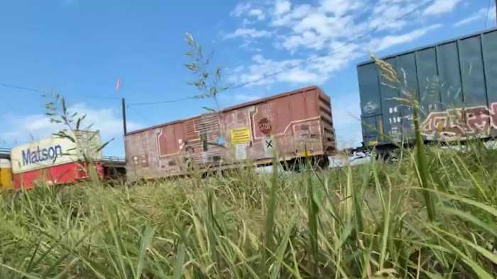 South Side neighbors use bus tour to show health concerns, call for change in San Antonio