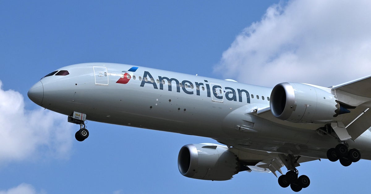 American Airlines flight in Philadelphia makes emergency landing at Washington Dulles International Airport