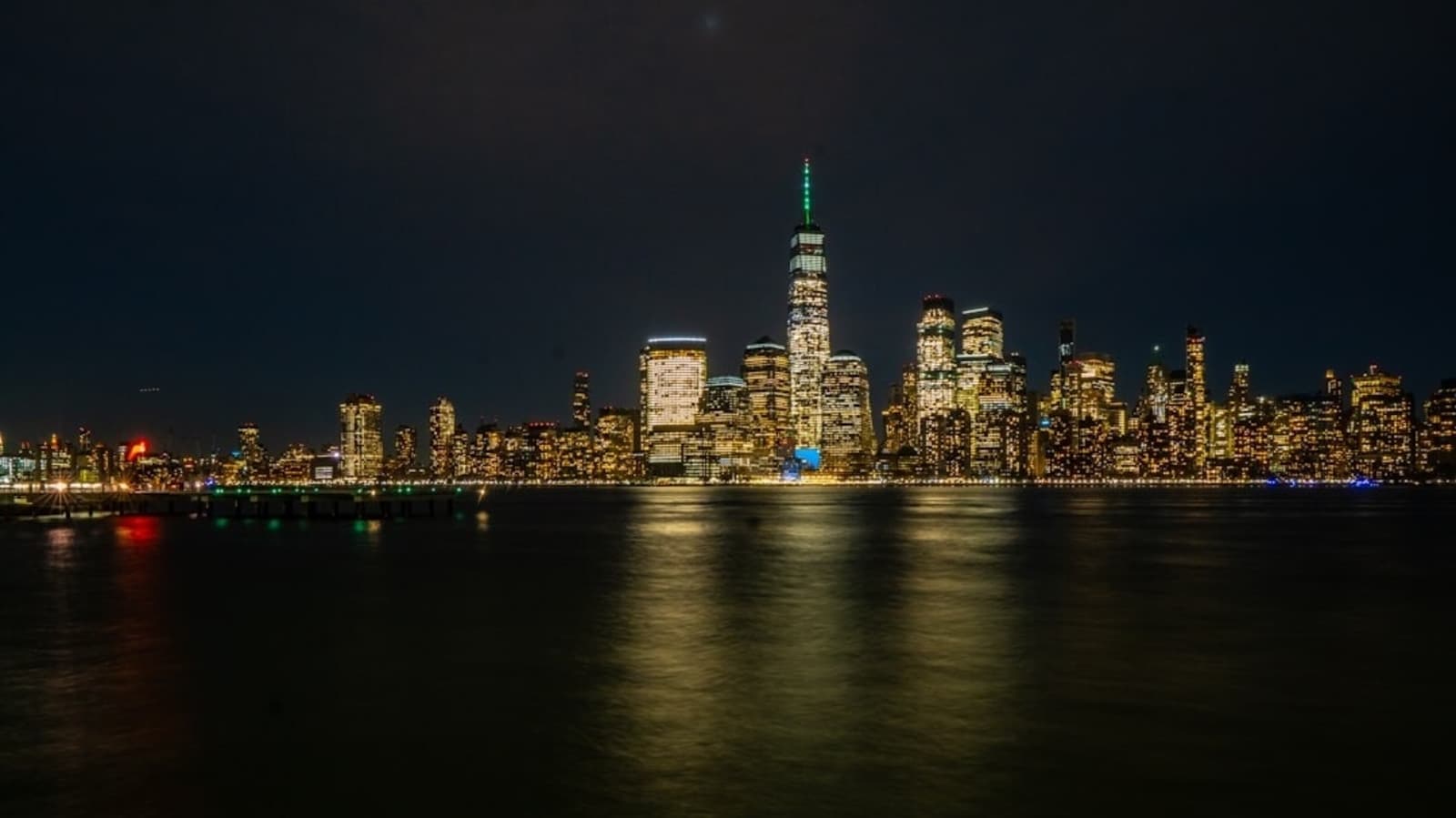 Drone show over East River in NYC? Photos and videos surface