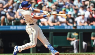 Cal Raleigh hits 48th, 49th HRs to set MLB record for catchers