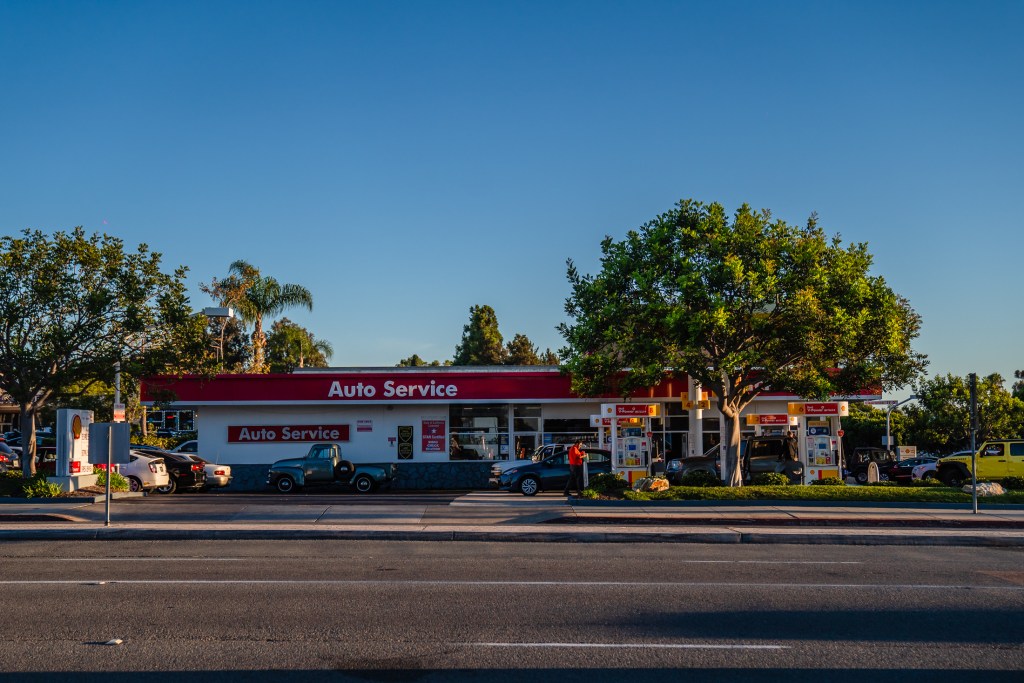 A Shell gas station on the corner of Governor Drive in University City on Sept.23, 2022.