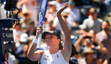No. 2 Iga Swiatek cruises in 1st-round match at 2025 US Open