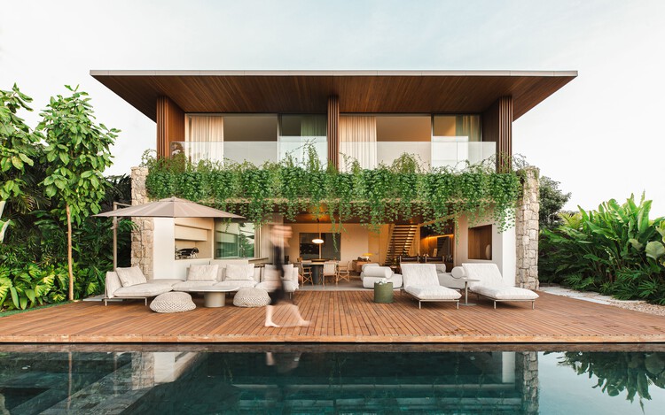 JF Residence / KG Studio + Associates - Exterior Photography, Balcony, Courtyard