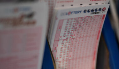 $1 billion Powerball jackpot Saturday night, 13th-largest in U.S. history