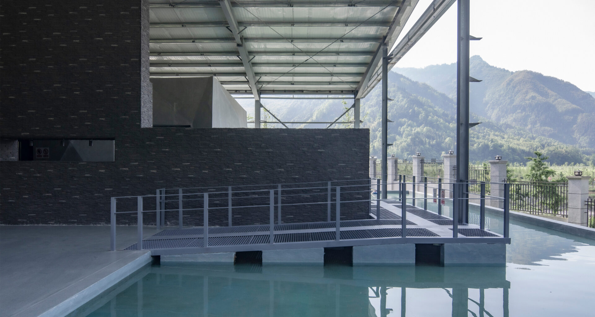 Memorial Exhibition Hall Design for the "Mianmao Road" / Atelier Haode