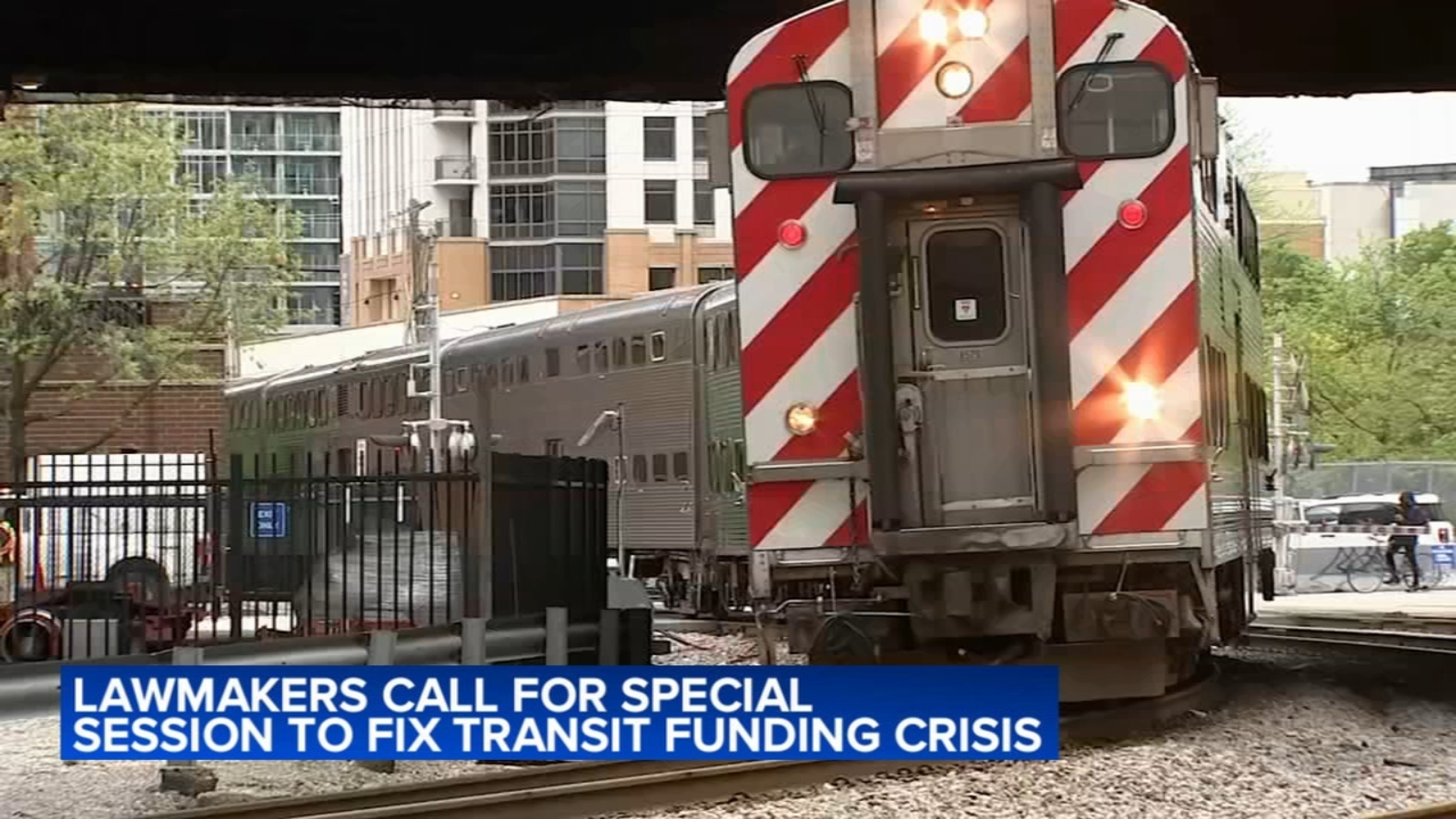 Illinois lawmakers call for special session to address Regional Transit Authority's $771 million public transit budget shortfall