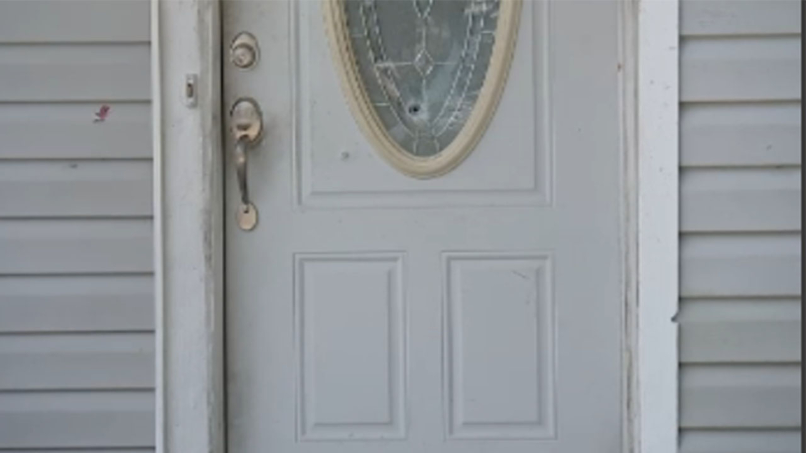 Homeowner shoots, kills two suspects allegedly impersonating officers serving warrant, HPD says