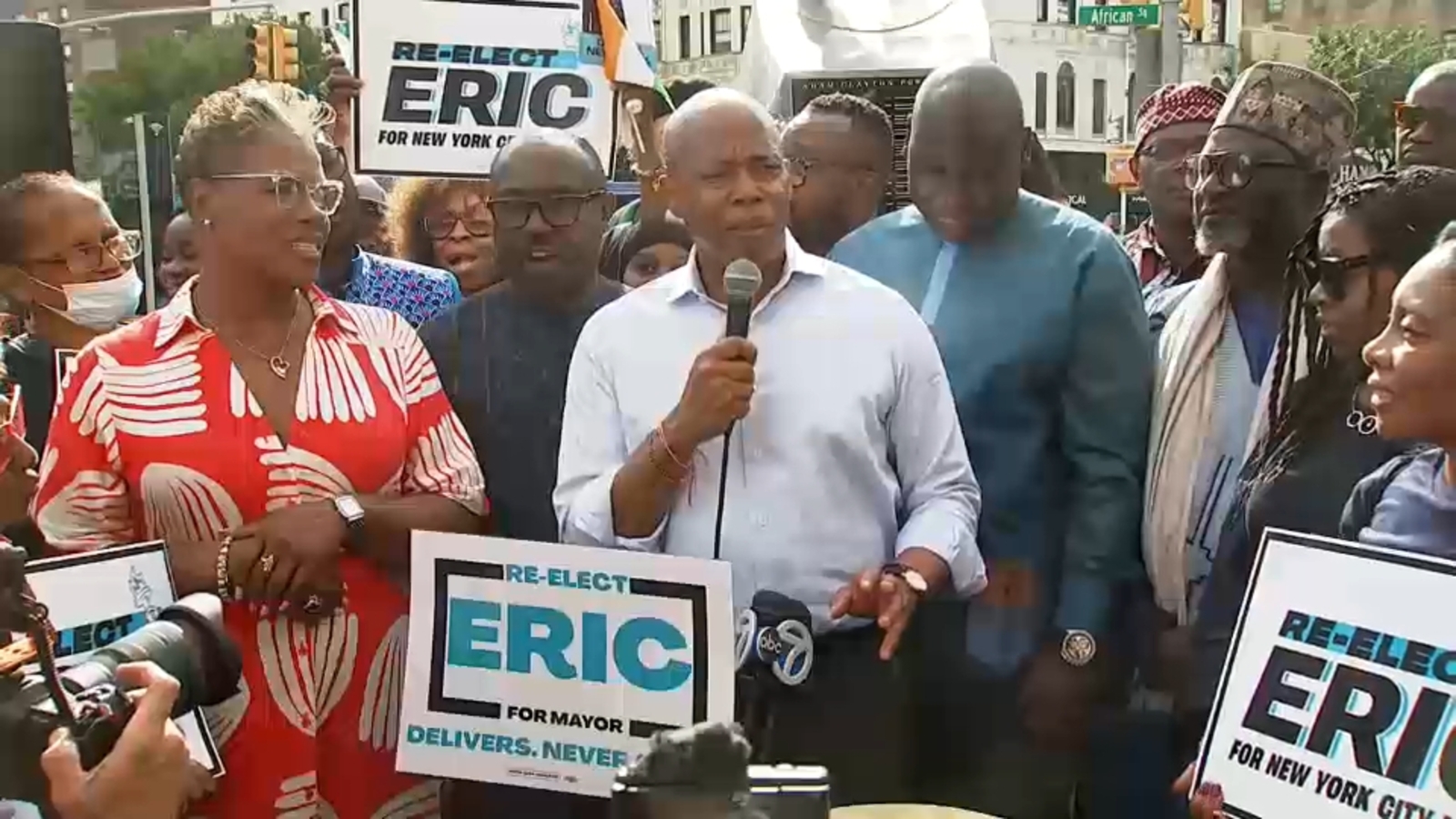 Race for NYC mayor heads into last week of August with more endorsements, accusations and campaign events