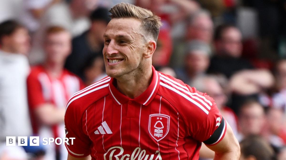 Nottingham Forest 3-1 Brentford: Chris Wood scores twice in dominant win