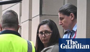 Judge ruled Erin Patterson would have to face separate trial for attempting to kill estranged husband to avoid prejudice | Victoria