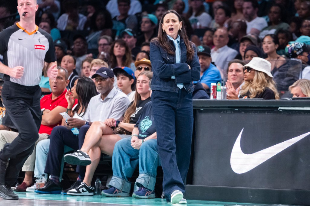 New York Liberty head coach Sandy Brondello looks on during the first half against the Las Vegas Aces at Barclays Center, Tuesday, July 8, 2025, in Brooklyn, NY. 