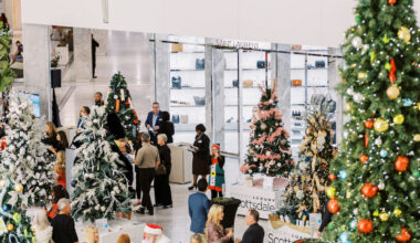 Scottsdale Fashion Square is looking for artists for their annual “Trees for Hope” charity exhibit.