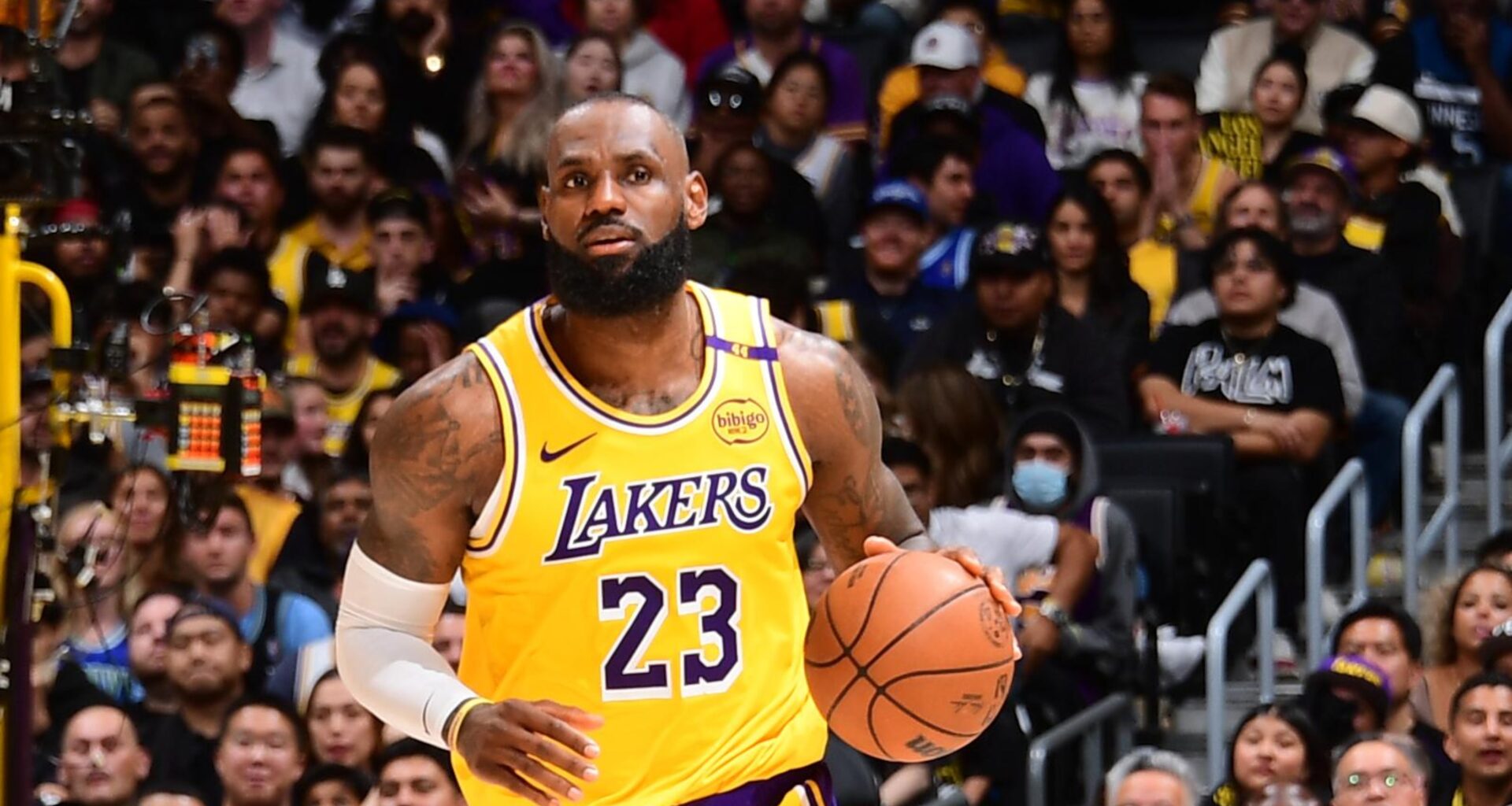 Blockbuster NBA Trade Idea Sends LeBron James to a Wild Card No One Would See Coming