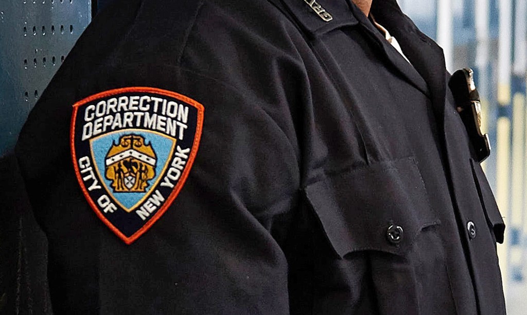 NYC Correction captain, two officers suspended after death of man held on Rikers Island
