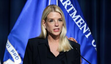 Pam Bondi orders grand jury probe of Obama administration review of 2016 election
