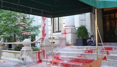 Apartment building of New York Times executive editor vandalized with red paint