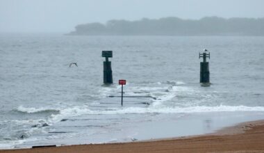 N.Y. weather: Hurricane Erin brings high surf, coastal flooding risks to NYC