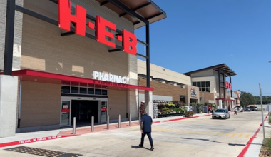 H-E-B customers express excitement for new Northwest Side store near UTSA campus