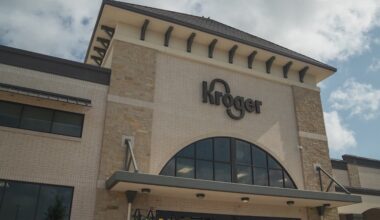 Houston Police Officers Union sues Kroger over drained gift cards