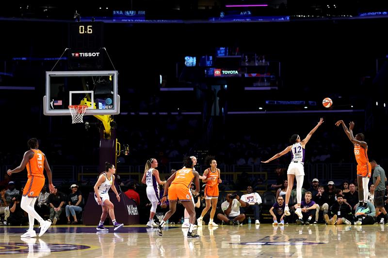 Connecticut Sun Fall To Los Angeles Sparks, 102-91