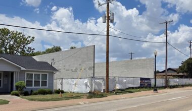 Luna Loco building