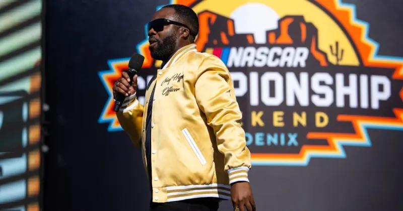 Mamba Smith takes heat from Denny Hamlin, NASCAR fans for hot take on championship