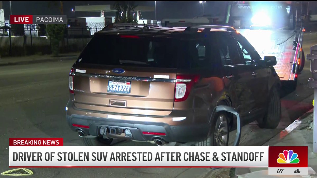 Driver of stolen SUV barricades self in Pacoima warehouse – NBC Los Angeles