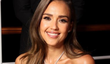 Jessica Alba Glows in Bandeau Swimsuit While Soaking Up ‘Summer Moments’