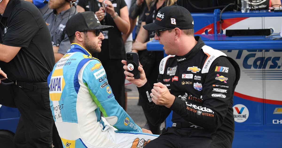 Chase Elliott lifts lid on Kyle Busch message after NASCAR wreck - Motorsport - Sports