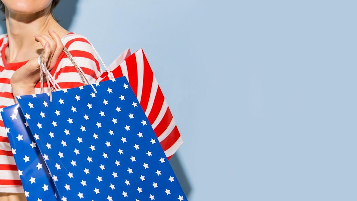 US July clothing sales surge as consumers seek deals before tariffs