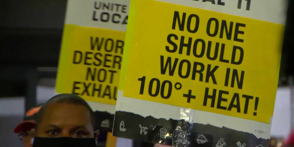 Working conditions for Phoenix Sky Harbor airline catering workers spark protest
