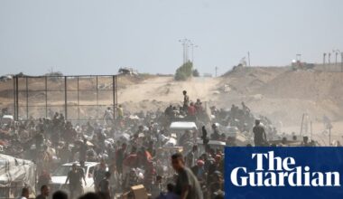 Israeli forces kill at least 27 at food site while minister’s al-Aqsa visit causes outrage | Israel-Gaza war