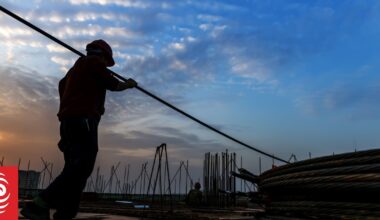 Workers moving towns in desperate quest for jobs