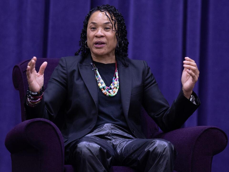 “Im Up on the House”: Dawn Staley Expresses Excitement About New Gig With CBS on WNBA Saturday