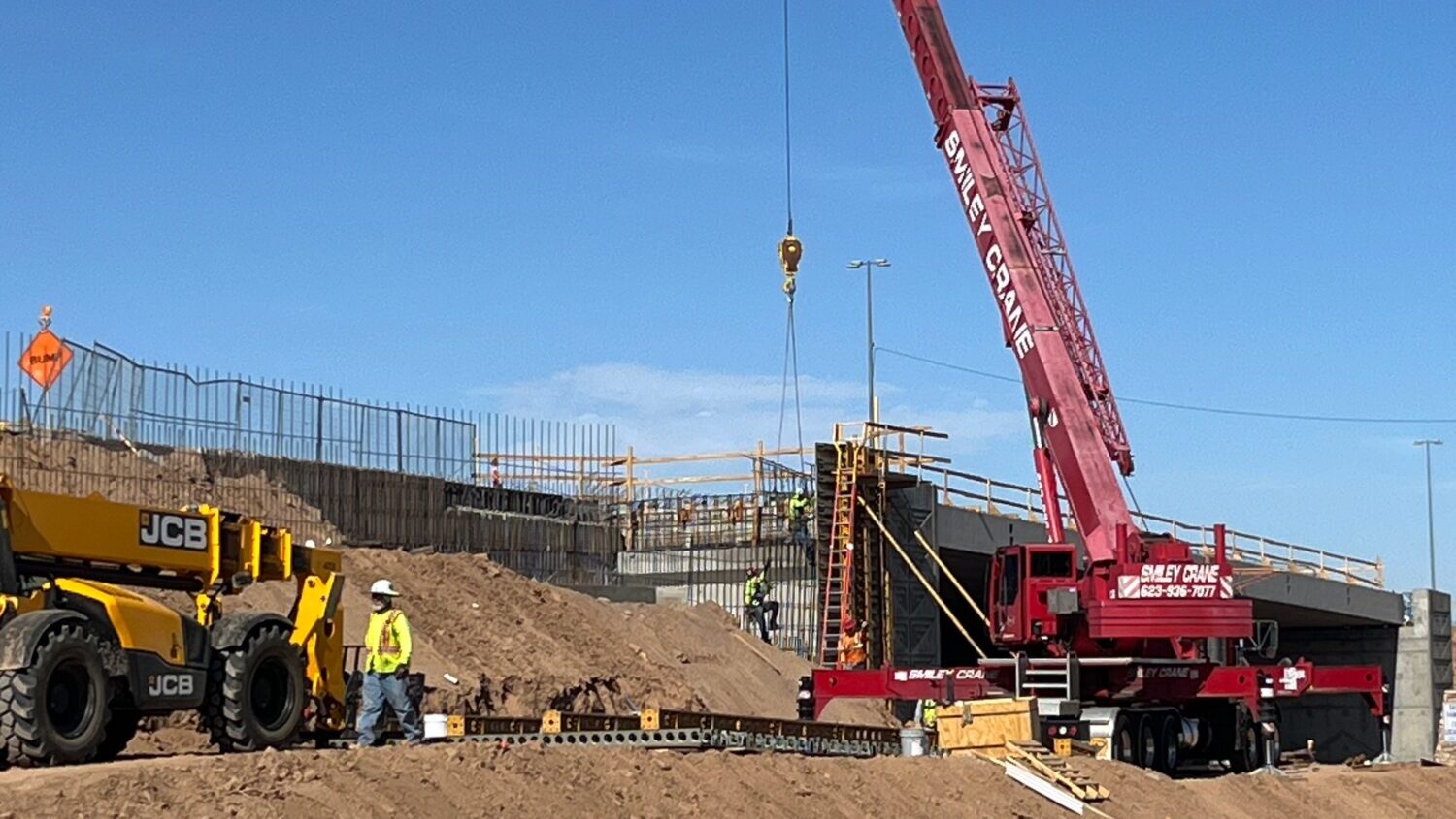 Construction on Arizona Avenue Bridge over Loop 202 used for story about off-ramp closure...