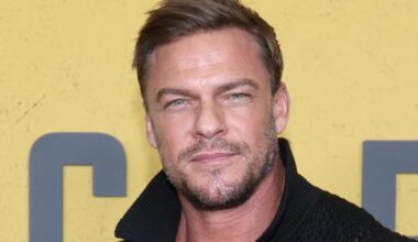 Alan Ritchson Is Unrecognizable in New Photo After Bold Hair Transformation