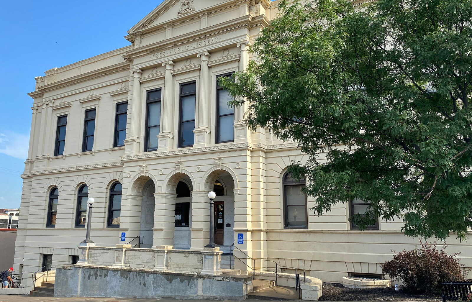 SJPL receives grant award for new computers