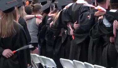 Recent graduates continue to struggle looking for jobs