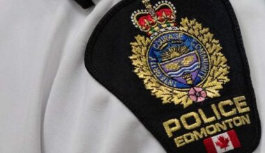 Edmonton police warn people to be on the lookout for a group of hugging bandits