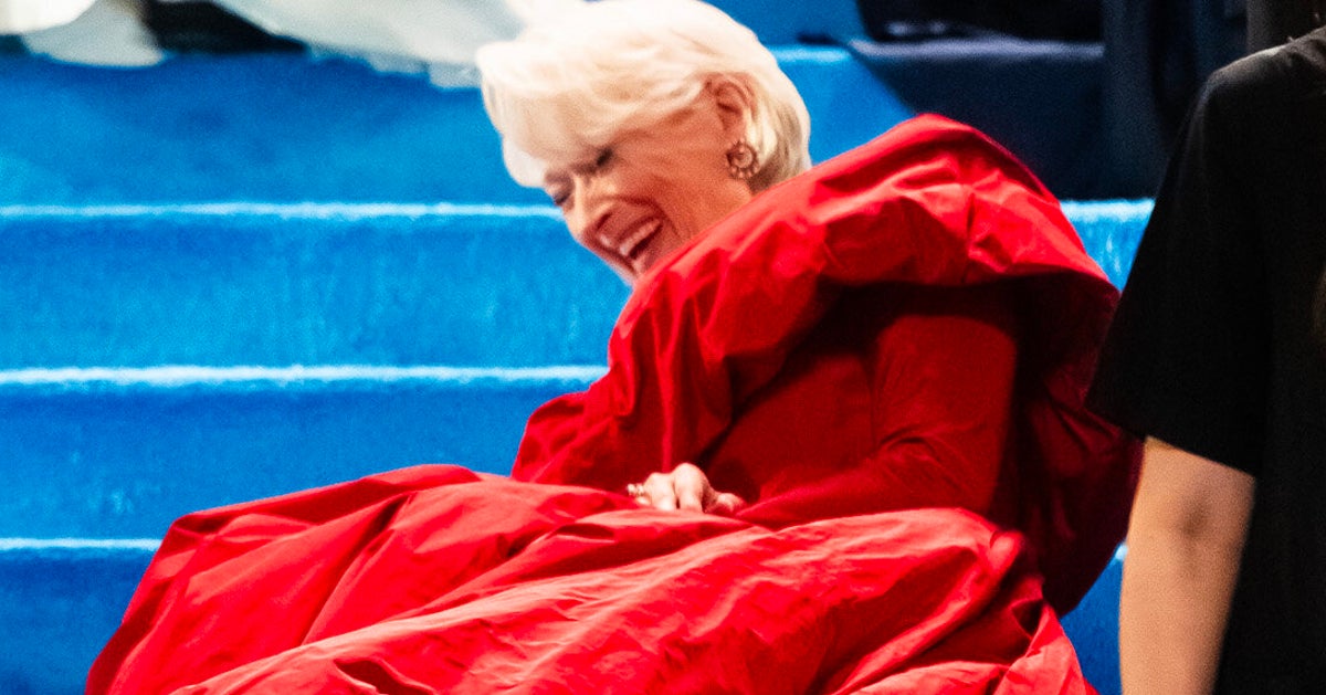 Meryl Streep Recreates Met Gala On Set Of 'Devil Wears Prada 2'