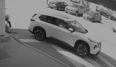 Man arrested in ‘violent’ drive-by robbery of 78-year-old woman at Richmond Hill plaza - Toronto Star