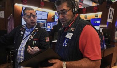 Wall Street holds at a standstill near its record heights | National