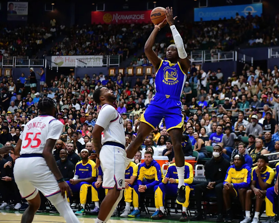 Golden State Warriors forward Jonathan Kuminga (00)© Steven Erler-Imagn Images