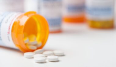 2 Michigan doctors, staff charged in opioid distribution conspiracy