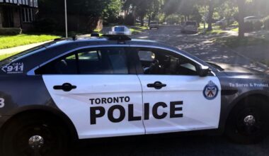 Male seriously hurt in shooting at Scarborough apartment building, suspect at-large