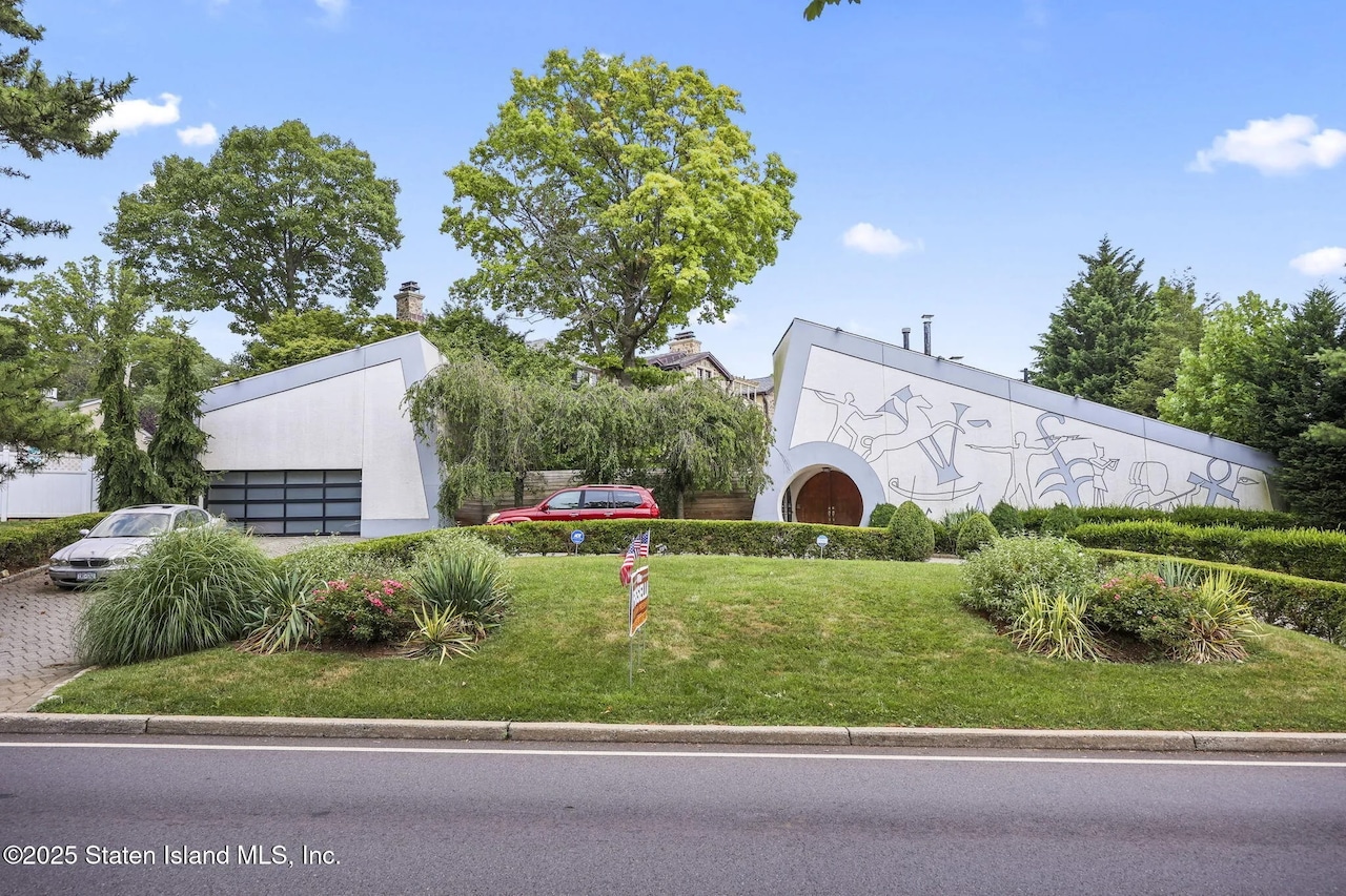 Iconic Staten Island home with Egyptian motif listed for $2.2 million. Here’s a look inside.