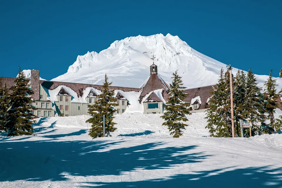 Timberline Lodge remained open for skiing until Sunday, August 17, 2025. Could the resort stay open even longer next summer if La Niña strikes again?<p><a href="https://shopping.yahoo.com/rdlw?merchantId=ce126671-b722-4fe5-9054-5ee6933c91d9&siteId=us-y4p&pageId=1p-autolink&contentUuid=84bf395b-8869-30ae-a002-19e137a37fb8&featureId=text-link&merchantName=Shutterstock&linkText=Photo%26colon%3B+Bob+Pool%26sol%3BShutterstock&custData=eyJzb3VyY2VOYW1lIjoiV2ViLURlc2t0b3AtVmVyaXpvbiIsImxhbmRpbmdVcmwiOiJodHRwczovL3d3dy5zaHV0dGVyc3RvY2suY29tL2ltYWdlLXBob3RvL210LWhvb2QtdGltYmVybGluZS1sb2RnZS1mb3JlZ3JvdW5kLW9yZWdvbi0xNzY3MDIwNzY1IiwiY29udGVudFV1aWQiOiI4NGJmMzk1Yi04ODY5LTMwYWUtYTAwMi0xOWUxMzdhMzdmYjgiLCJvcmlnaW5hbFVybCI6Imh0dHBzOi8vd3d3LnNodXR0ZXJzdG9jay5jb20vaW1hZ2UtcGhvdG8vbXQtaG9vZC10aW1iZXJsaW5lLWxvZGdlLWZvcmVncm91bmQtb3JlZ29uLTE3NjcwMjA3NjUifQ&signature=AQAAAZ8fpiIhyAhMTXsY3VJu2zFOXwng7nHo3BJt44w21T5_&gcReferrer=https%3A%2F%2Fwww.shutterstock.com%2Fimage-photo%2Fmt-hood-timberline-lodge-foreground-oregon-1767020765" class="link  rapid-with-clickid etailiffa-link" data-i13n="elm:affiliate_link;sellerN:Shutterstock;elmt:" rel="nofollow noopener" target="_blank" data-ylk="slk:Photo&colon; Bob Pool&sol;Shutterstock;elm:affiliate_link;sellerN:Shutterstock;elmt:;itc:0;sec:content-canvas">Photo&colon; Bob Pool&sol;Shutterstock</a></p>