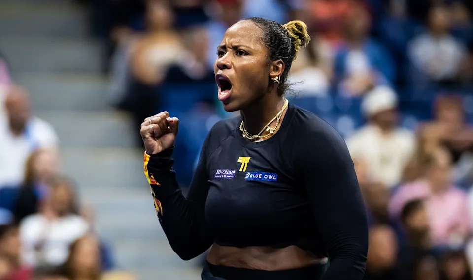 NEW YORK, NEW YORK - AUGUST 29: Taylor Townsend of the United States in action against Mirra Andreeva in the third round on Day 6 of the US Open at USTA Billie Jean King National Tennis Center on August 29, 2025 in New York City (Photo by Robert Prange/Getty Images)