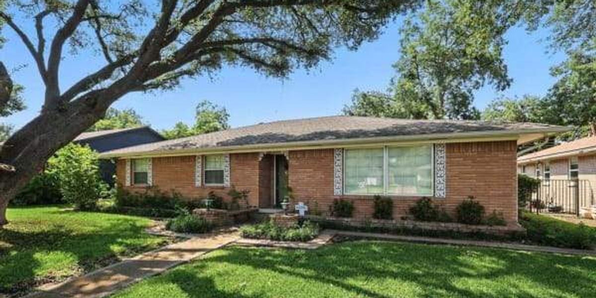 'Blast from the past' '60s home in NE Dallas is for sale